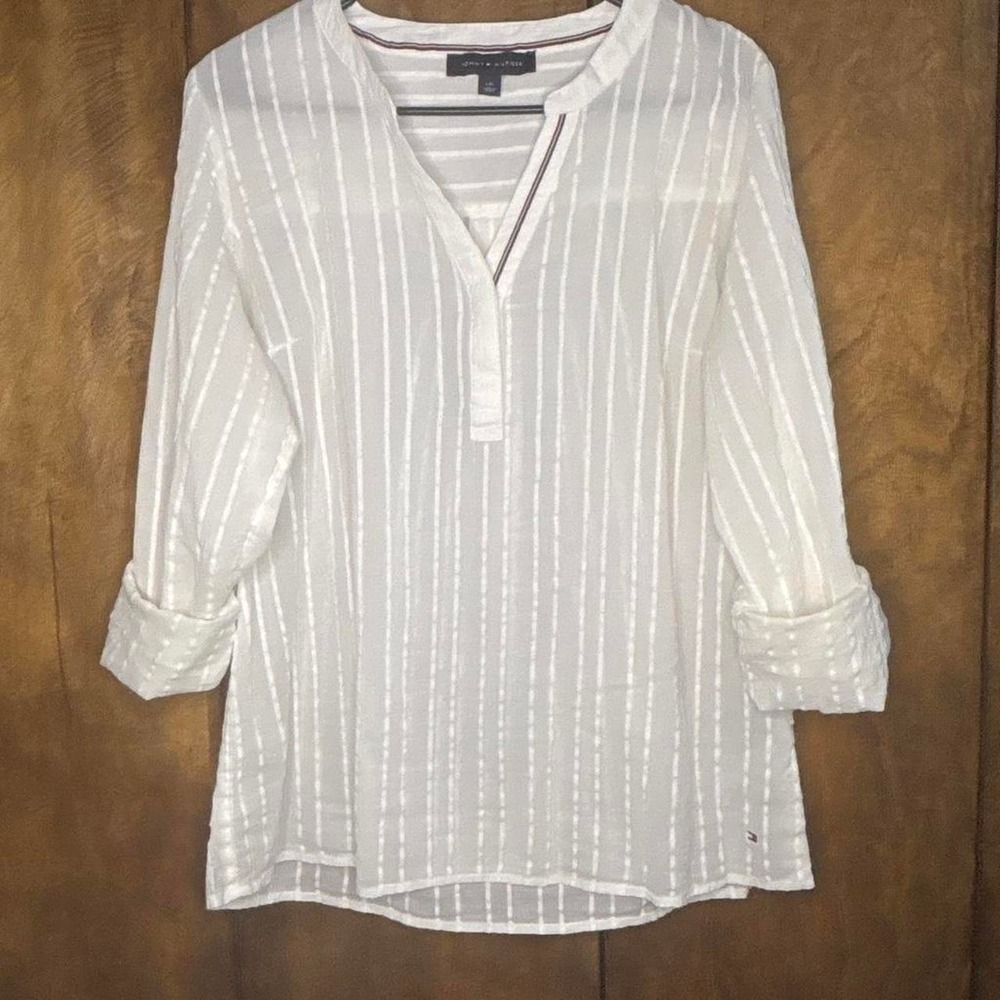 White‎ Tommy Hilfiger blouse/tunic with thin vertical stripes